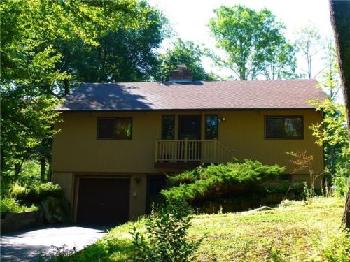6 Higgins Dr, Kingston, RI 02881 exterior