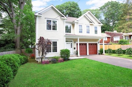 35 White Birch Ln, Stamford, CT 06905 exterior