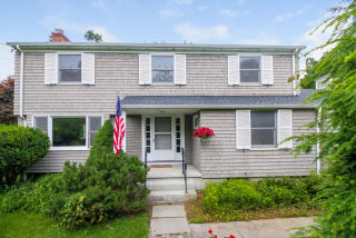 9 Sunset Manor Rd, Branford, CT 06405 exterior