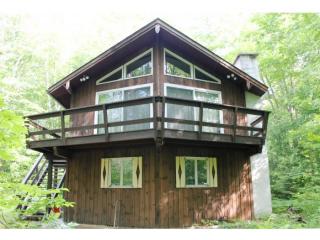 581 Sherwood Dr, Mendon, VT 05701 exterior
