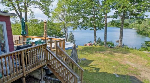 31 Opechee St, Laconia, NH 03246 exterior