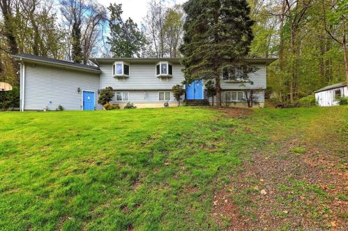 76 Woodland Dr, Northford, CT 06472 exterior