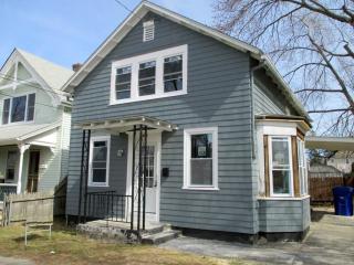 154 Willow St, East-Providence, RI 02915 exterior