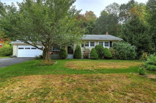 21 Sand Hill Rd, Bethel, CT 06801 exterior