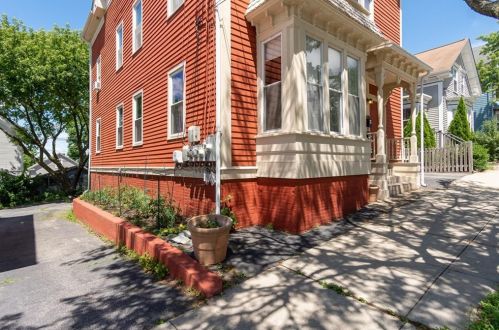 66 Woodbine St, Providence, RI 02906 exterior