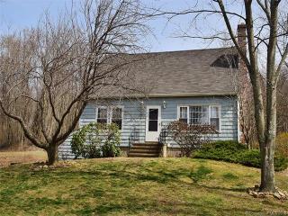 916 River Rd, Coventry, CT 06238 exterior