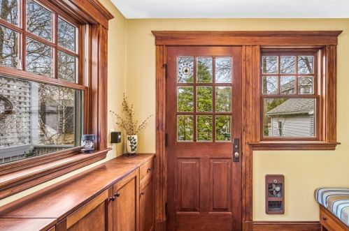 255 Willow St, Roxbury-Xing, MA 02132 exterior