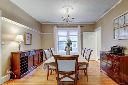 1 Bliss Rd, Middletown, RI 02840 exterior