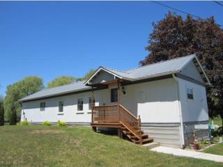 115 Pleasant St, Epping, NH 03042 exterior