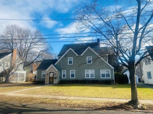 121 Hazelmere Rd, New-Britain, CT 06053 exterior