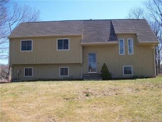 39 Flintlock Rd, Watertown, CT 06795 exterior