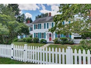 355 Pleasant St, East Providence, RI 02916 exterior