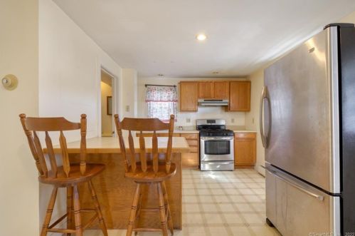 184 Broad St, Meriden, CT 06450 exterior