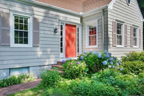 2136 Huntington Tpke, Bridgeport, CT 06610 exterior