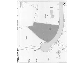 14 Applewood Dr, Gales-Ferry, CT 06339 exterior
