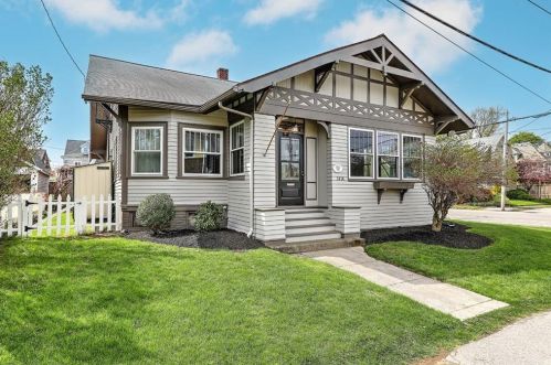 1414 Narragansett Blvd, Providence, RI 02905 exterior