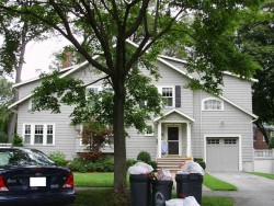 17 Bonmar Cir, Newton, MA 02466 exterior