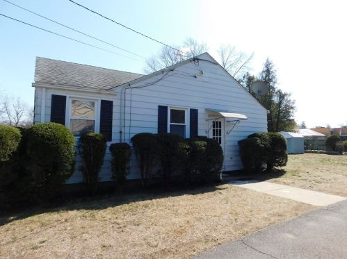 41 Fitzgerald Rd, Springfield, MA 01104 exterior