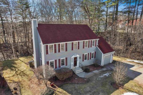 5 Honeysuckle Ct, Nashua, NH 03063 exterior