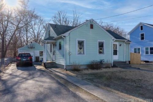 214 Colman St, United States Coast Guard Ac, CT 06320 exterior