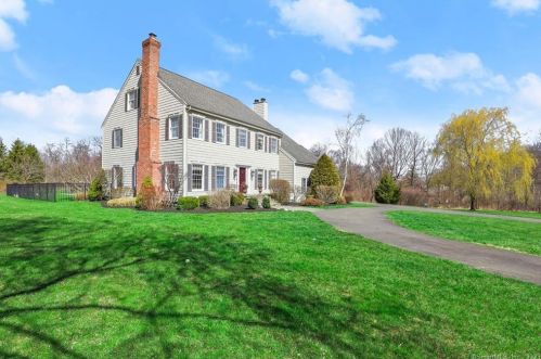 20 Dlhy Ct, Ridgefield, CT 06877 exterior