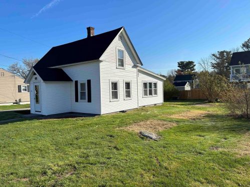 66 Fordway Ext, Derry, NH 03038 exterior