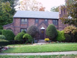 7 Sunset Rd, Newton, MA 02458 exterior
