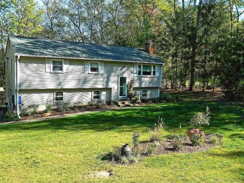 104 Dickinson Rd, East Hampton, CT 06447 exterior