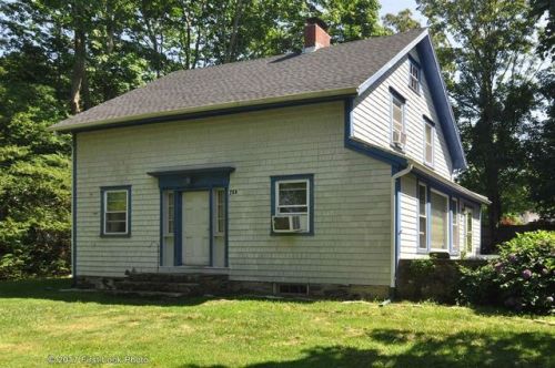 269 Green End Ave, Middletown, RI 02842 exterior