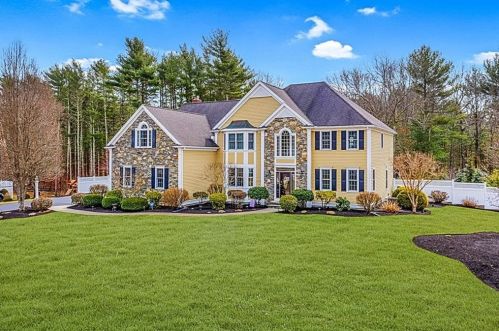 132 Country Club Way, Silver-Lake, MA 02364 exterior