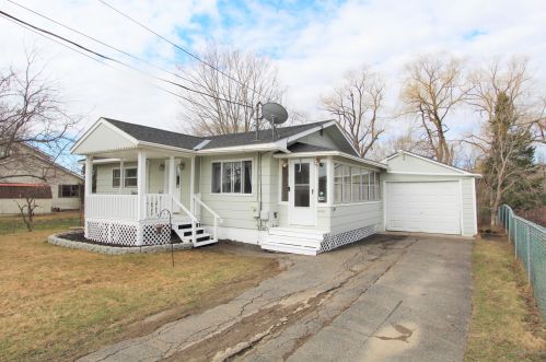 148 Morrill St, Pittsfield, ME 04967 exterior