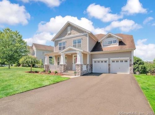 3 Broadmeadow Rd, Wallingford, CT 06492 exterior