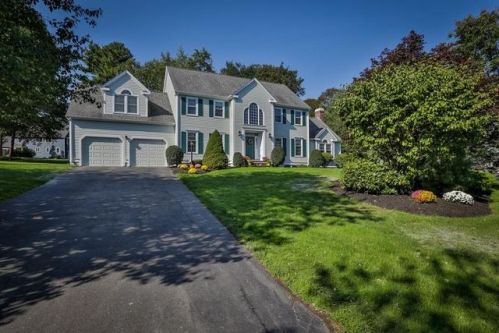 6 Loew Cir, Milton, MA 02186 exterior