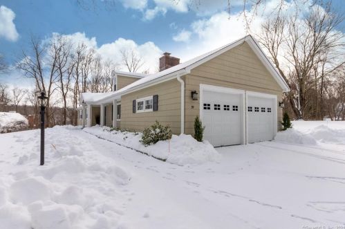 39 Scribner Hill Rd, Wilton, CT 06897 exterior