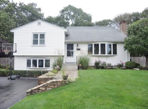 132 Valley Rd, Needham, MA 02492 exterior