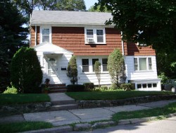 95 Woodcliff Rd, Newton, MA 02461 exterior