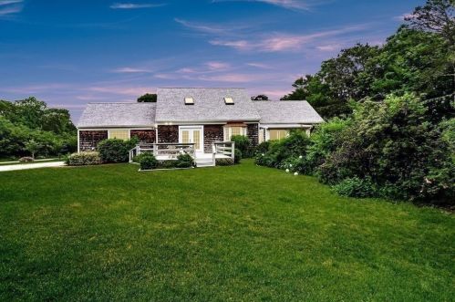 18 Red Brook Rd, Teaticket, MA 02536 exterior