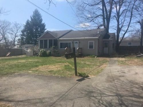 12 Haslam St, North Providence, RI 02904 exterior