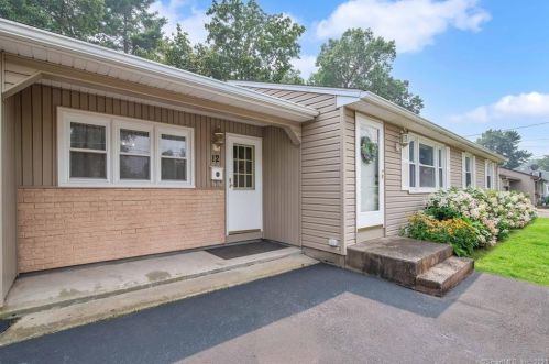 12 Iroquois Rd, Enfield, CT 06082 exterior