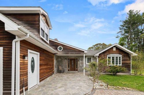 6 High Meadow Rd, North Haven, CT 06473 exterior