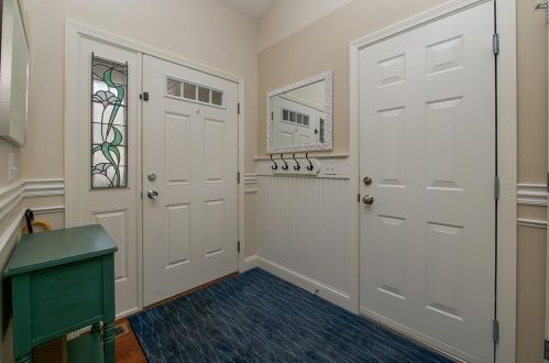 1 Aspen Ln, Newton, NH exterior