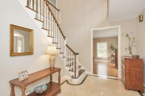 23 Long Lots Rd, Westport, CT 06880 exterior