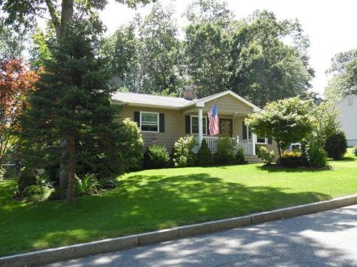 61 Helberg Rd, Springfield, MA 01128 exterior