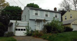 100 Gail Dr, Waterbury, CT 06704 exterior