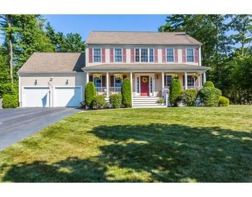 85 Queens Cir, Raynham, MA 02767 exterior