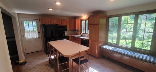 10 Cole Rd, Derry, NH 03038 exterior