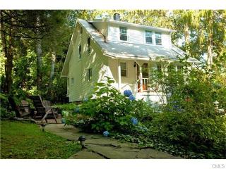 75 Perry Ave, Norwalk, CT 06850 exterior