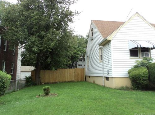 65 Cowles St, Bridgeport, CT 06607 exterior