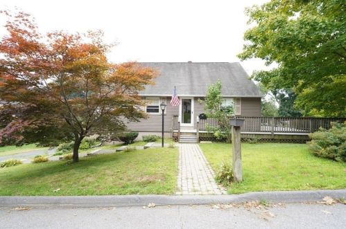 80 Gates Ln, Worcester, MA 01603 exterior
