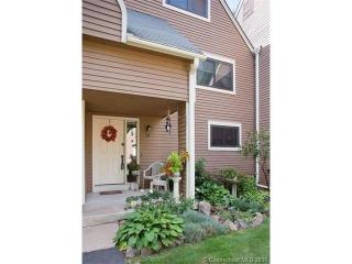 14 Wood Duck Ln, Simsbury, CT 06081 exterior